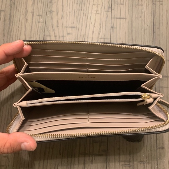 Kate Spade Wristlet - Picture 2 of 3